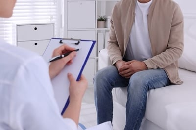 Um homem submetido a um controlo médico devido a disfunção eréctil 